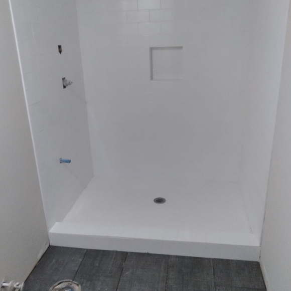 Tile installation - Picture 8 of 8